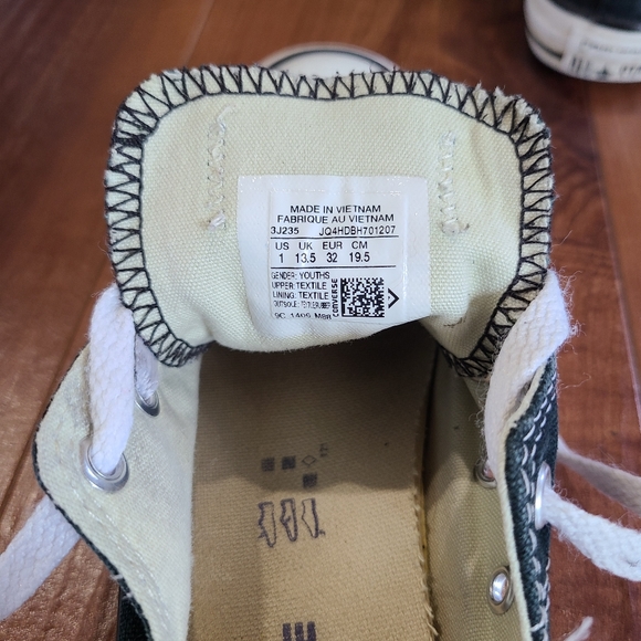 Converse Chuck Taylor Sneakers All Star OX Black 3J235 Youth Size 1 - Picture 9 of 9